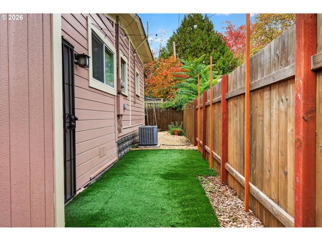 841 JACKSON St, Eugene, OR 97402
