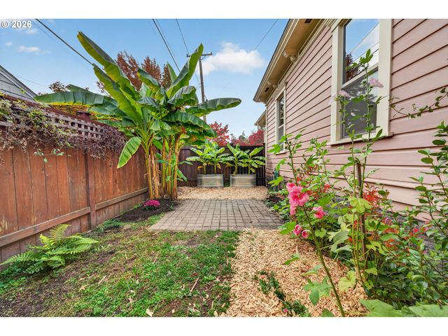 841 JACKSON St, Eugene, OR 97402