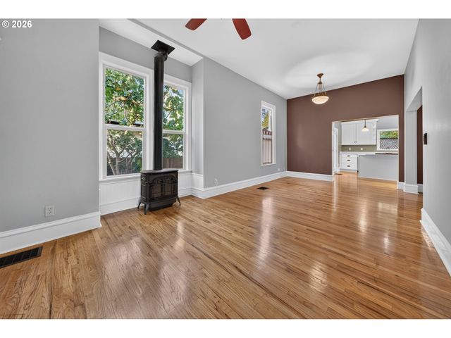 841 JACKSON St, Eugene, OR 97402