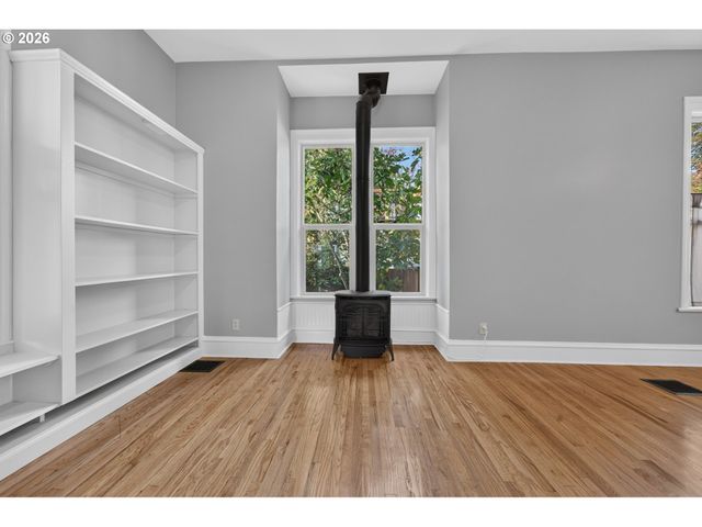 841 JACKSON St, Eugene, OR 97402