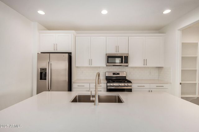 18210 W HESS Street, Goodyear, AZ 85338