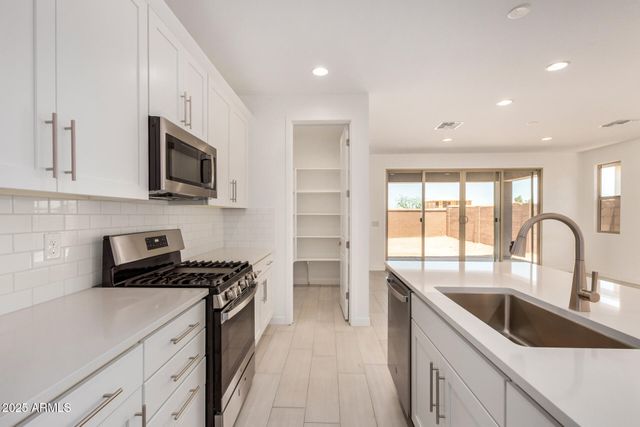 18210 W HESS Street, Goodyear, AZ 85338