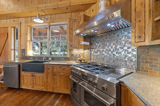 6268 W HWY 126 Highway, Redmond, OR 97756