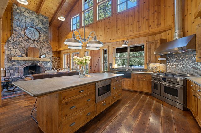 6268 W HWY 126 Highway, Redmond, OR 97756