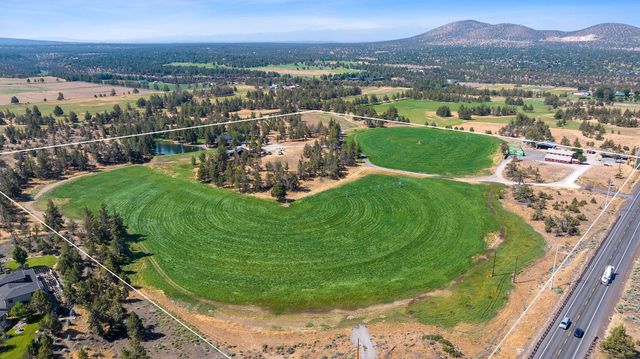 6268 W HWY 126 Highway, Redmond, OR 97756