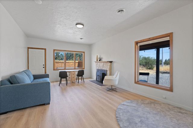 6268 W HWY 126 Highway, Redmond, OR 97756