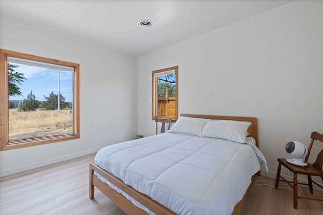 6268 W HWY 126 Highway, Redmond, OR 97756