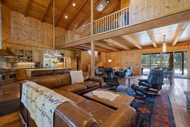 6268 W HWY 126 Highway, Redmond, OR 97756