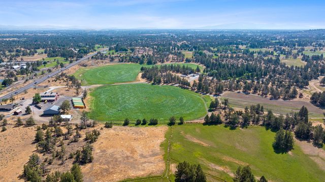 6268 W HWY 126 Highway, Redmond, OR 97756