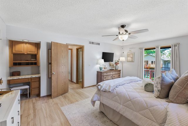 11803 W Rolling Hills Dr., Wichita, KS 67212