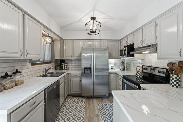 11803 W Rolling Hills Dr., Wichita, KS 67212
