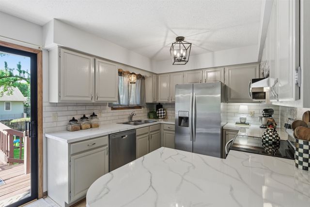 11803 W Rolling Hills Dr., Wichita, KS 67212