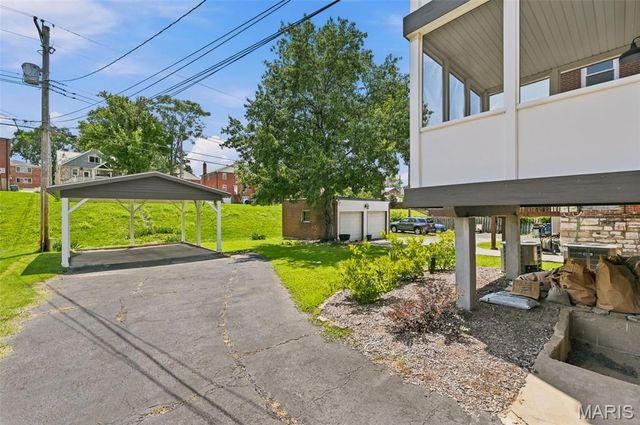 7520 Ethel Avenue 1F, St Louis, MO 63117