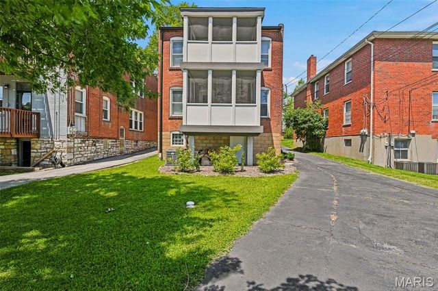 7520 Ethel Avenue 1F, St Louis, MO 63117