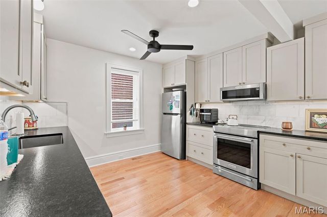 7520 Ethel Avenue 1F, St Louis, MO 63117