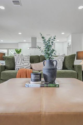 9923 Emnora Lane, Houston, TX 77080