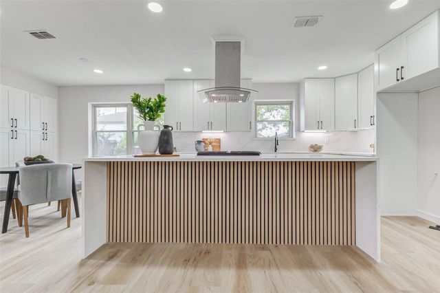 9923 Emnora Lane, Houston, TX 77080