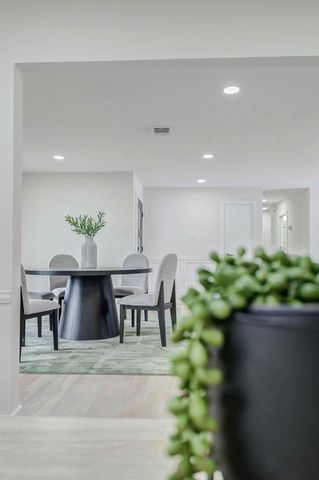 9923 Emnora Lane, Houston, TX 77080