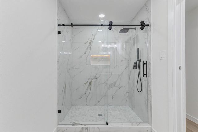 9923 Emnora Lane, Houston, TX 77080