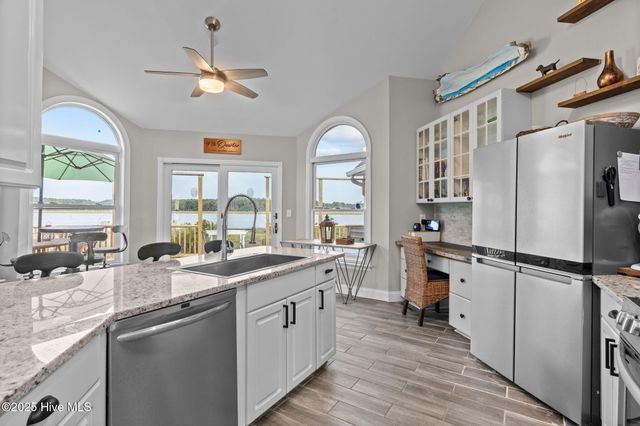 413 Pelican Harbor Road, Beaufort, NC 28516