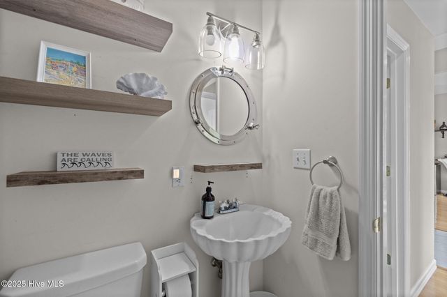 413 Pelican Harbor Road, Beaufort, NC 28516