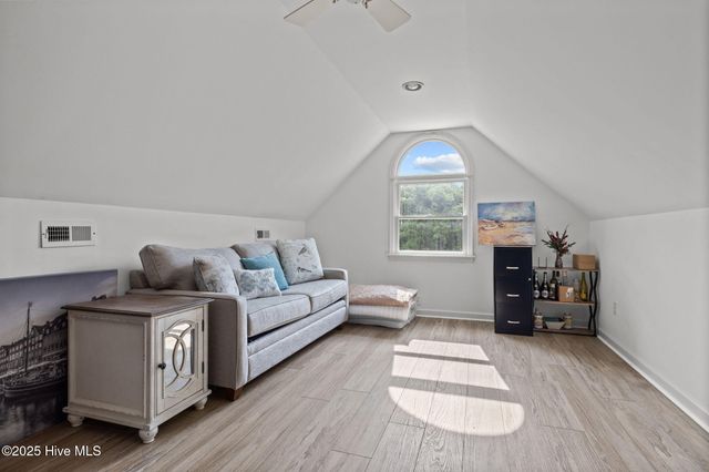 413 Pelican Harbor Road, Beaufort, NC 28516