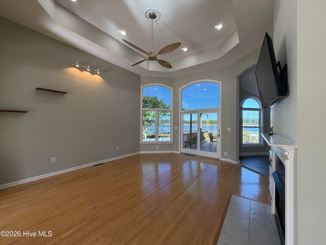 413 Pelican Harbor Road, Beaufort, NC 28516