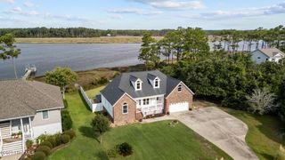 413 Pelican Harbor Road, Beaufort, NC 28516
