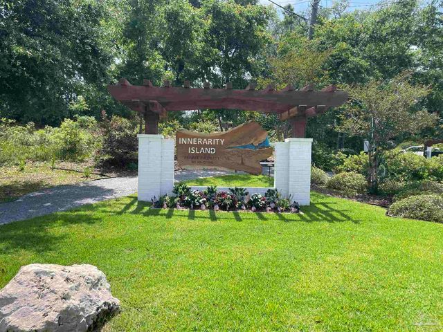5622 Innerarity Cir, Pensacola, FL 32507