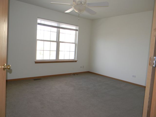 1542 Sauganash Court, Gurnee, IL 60031