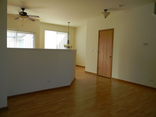 1542 Sauganash Court, Gurnee, IL 60031