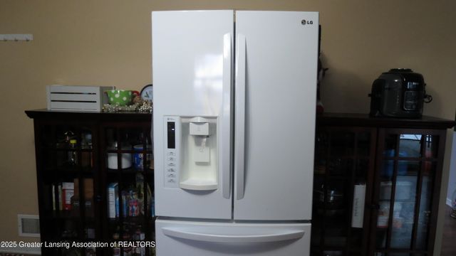 2327 W Taft Road, St. Johns, MI 48879