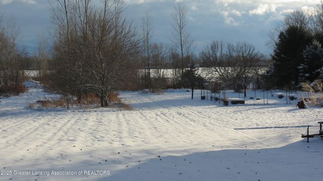 2327 W Taft Road, St. Johns, MI 48879