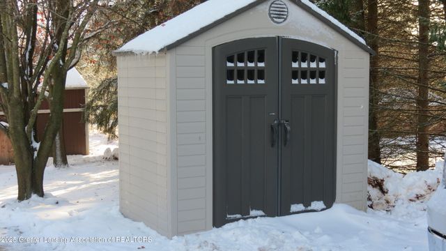 2327 W Taft Road, St. Johns, MI 48879