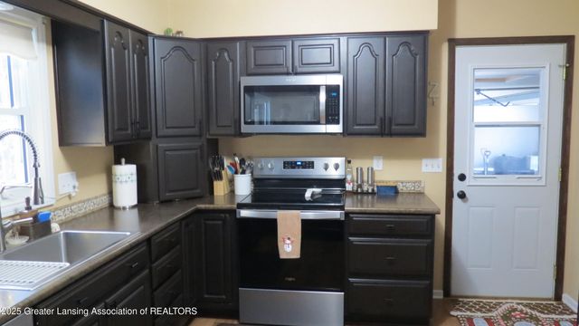 2327 W Taft Road, St. Johns, MI 48879