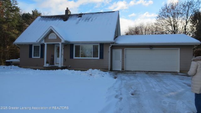 2327 W Taft Road, St. Johns, MI 48879