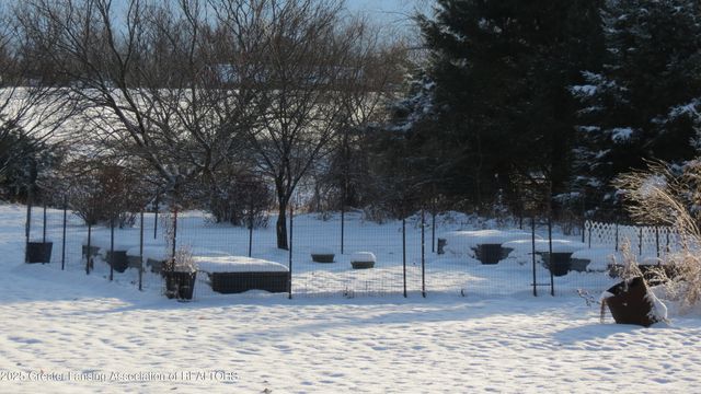 2327 W Taft Road, St. Johns, MI 48879