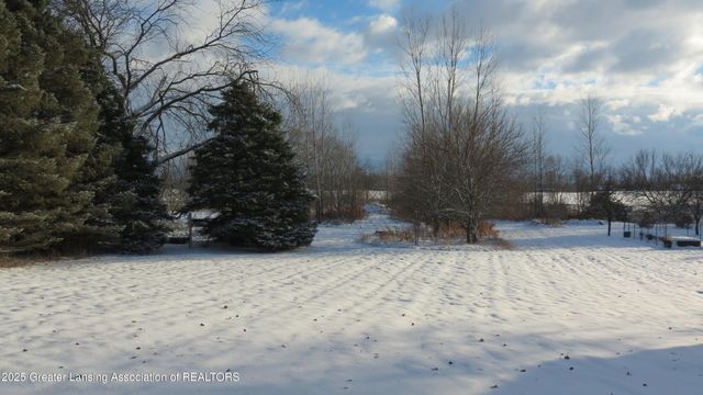 2327 W Taft Road, St. Johns, MI 48879