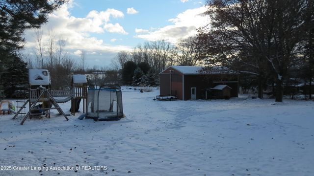 2327 W Taft Road, St. Johns, MI 48879