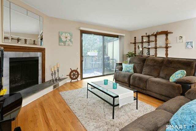 202 Soundview Avenue 10, Stamford, CT 06902
