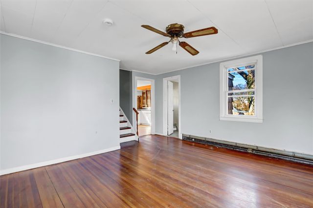 9 Leona Place, Locust Valley, NY 11560