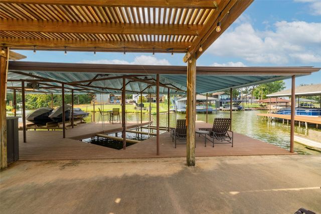 114 Seminole Drive, Gainesville, TX 76240