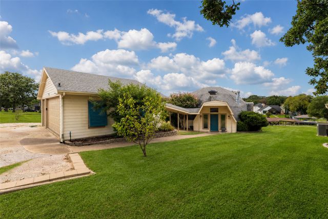114 Seminole Drive, Gainesville, TX 76240