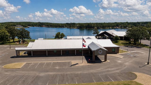 114 Seminole Drive, Gainesville, TX 76240