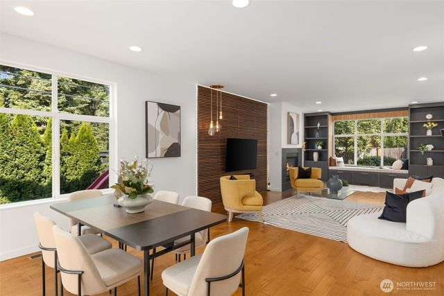 10718 15th Avenue NE, Seattle, WA 98125