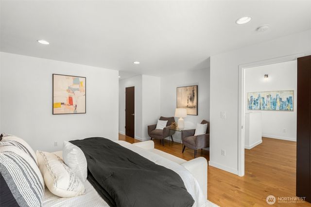 10718 15th Avenue NE, Seattle, WA 98125