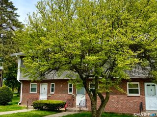3 Camelot Drive 2, Bloomfield, CT 06002