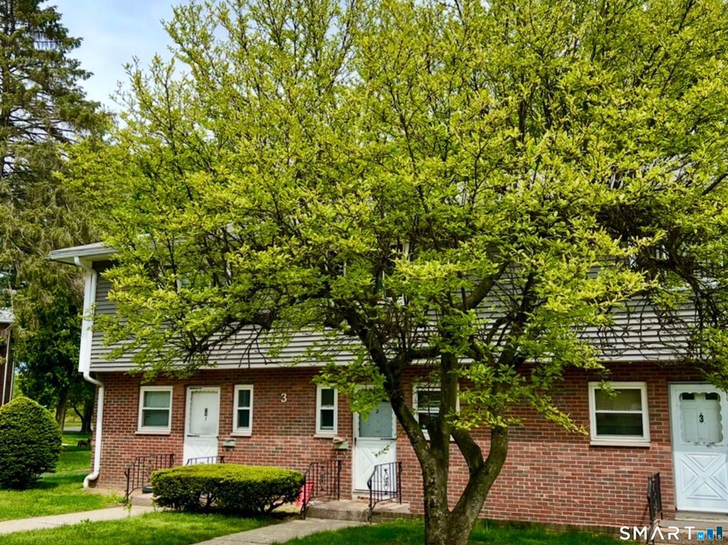 3 Camelot Drive 2, Bloomfield, CT 06002