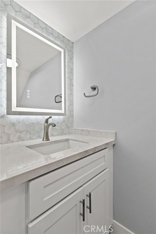 16121 Saint Croix Circle, Huntington Beach, CA 92649