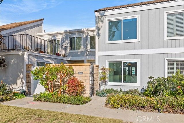 16121 Saint Croix Circle, Huntington Beach, CA 92649